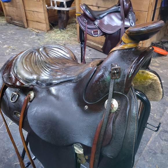 Premium Dark Brown Leather Saddle - Picture 7 of 11